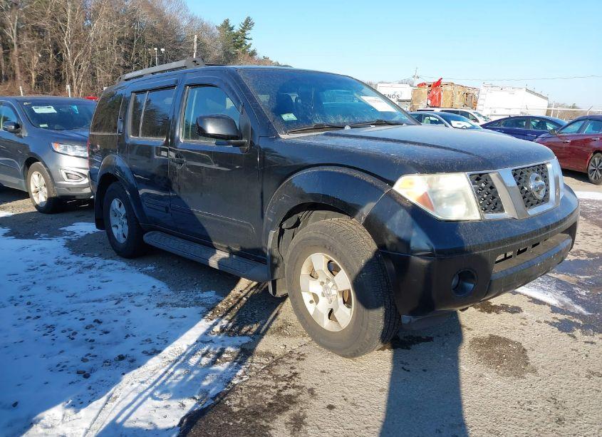 2005 Nissan Pathfinder SE (VIN 5N1AR18W55C728200) main photo