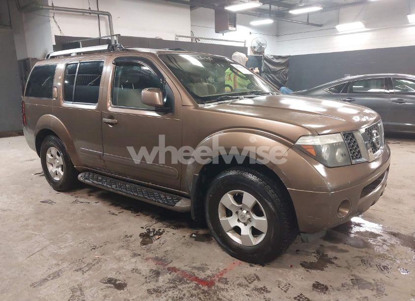 2005 Nissan Pathfinder SE (VIN 5N1AR18W65C703936) main photo