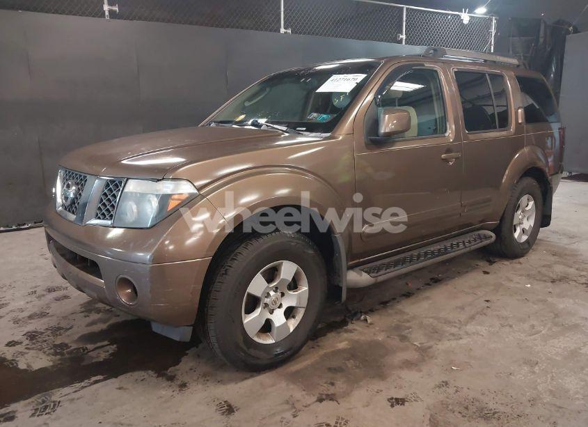 Photo 2 of 2005 Nissan Pathfinder SE (VIN 5N1AR18W65C703936)