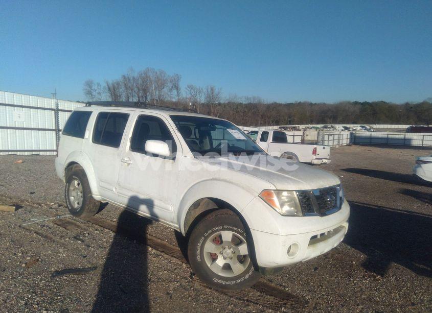 2005 Nissan Pathfinder SE (VIN 5N1AR18W65C773226) main photo
