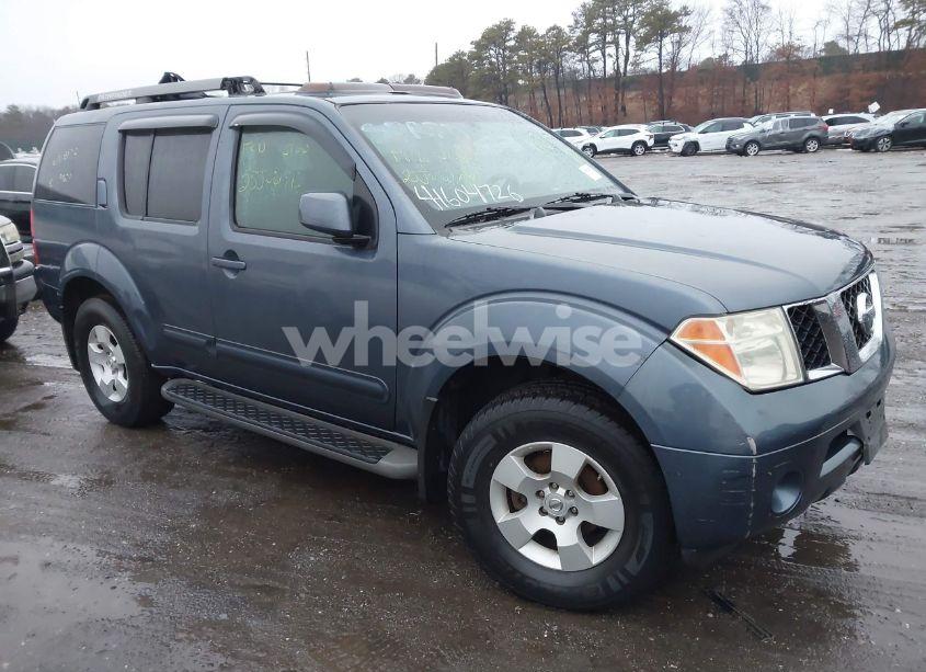 2005 Nissan Pathfinder SE (VIN 5N1AR18W75C780945) main photo