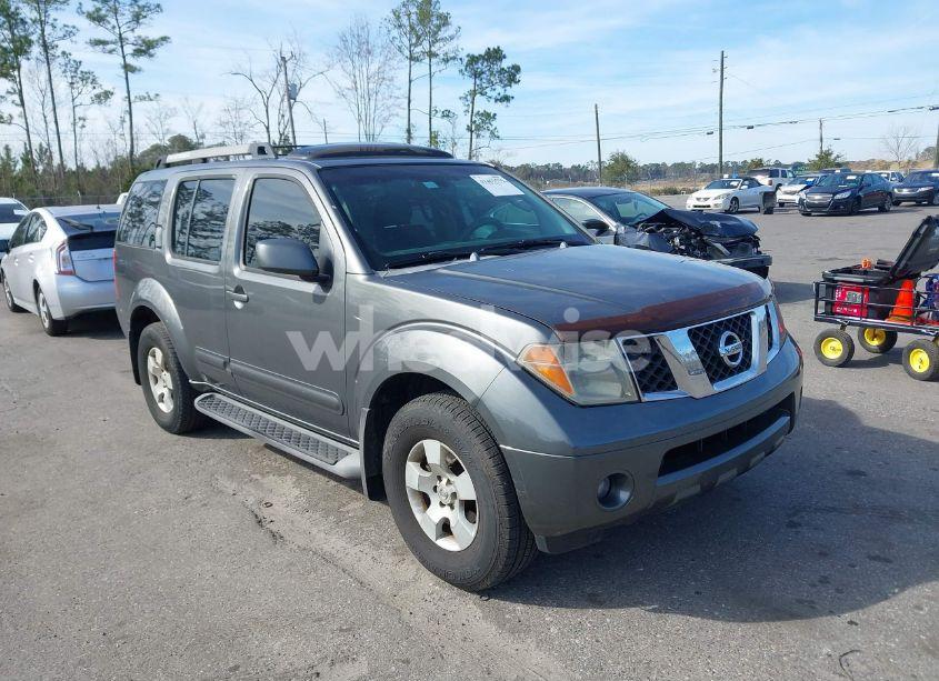 2005 Nissan Pathfinder SE (VIN 5N1AR18W85C738235) main photo