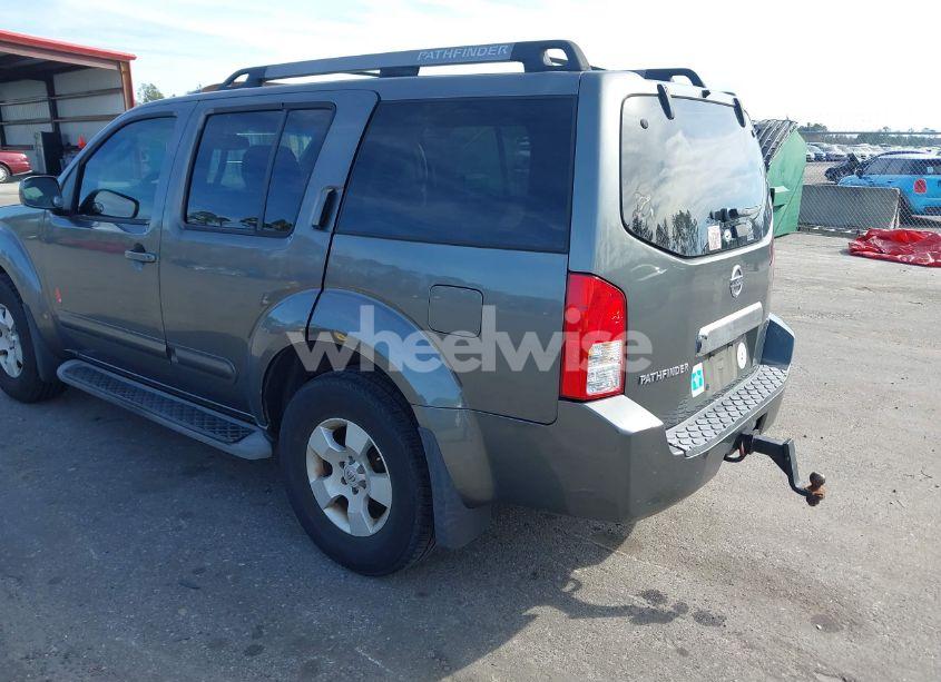 Photo 3 of 2005 Nissan Pathfinder SE (VIN 5N1AR18W85C738235)