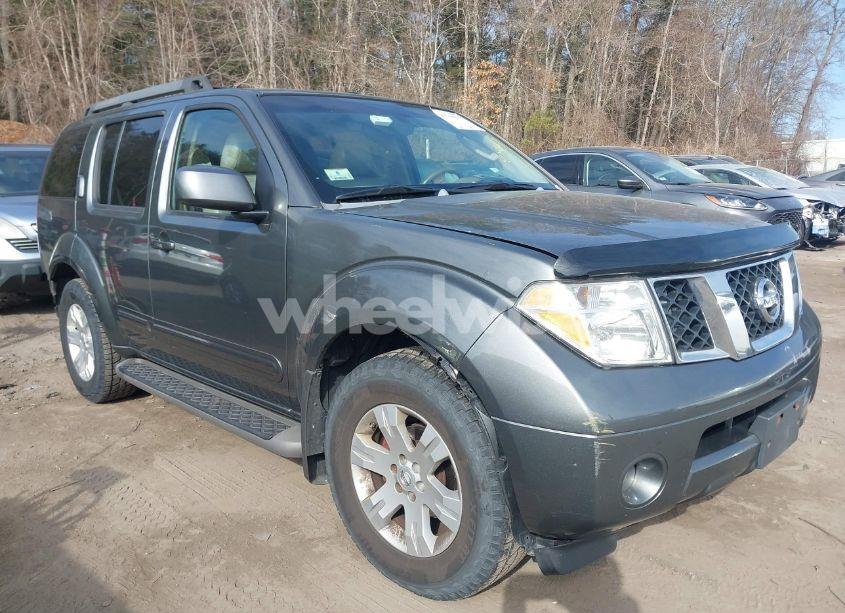 2005 Nissan Pathfinder LE (VIN 5N1AR18W95C709620) main photo