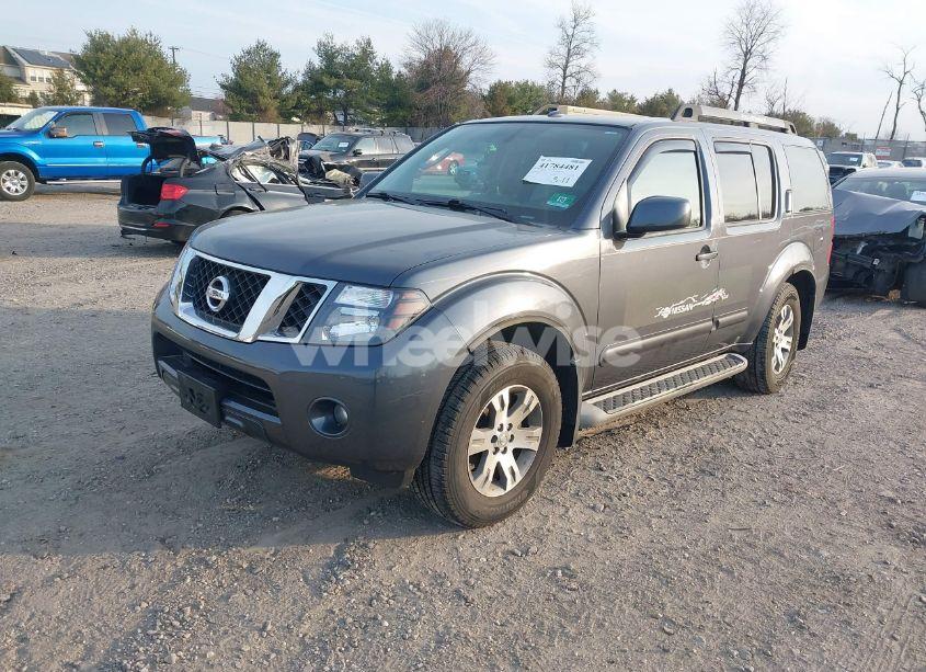 Photo 2 of 2010 Nissan Pathfinder SE (VIN 5N1AR1NB0AC613628)