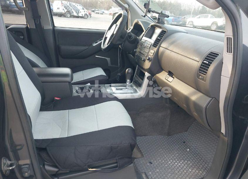 Photo 5 of 2010 Nissan Pathfinder SE (VIN 5N1AR1NB0AC613628)