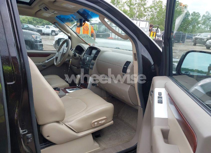 Photo 5 of 2012 Nissan Pathfinder LE (VIN 5N1AR1NB1CC632367)