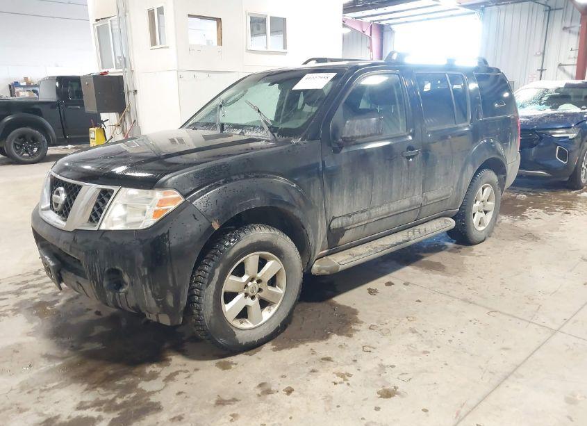 Photo 2 of 2010 Nissan Pathfinder SE (VIN 5N1AR1NB4AC627659)