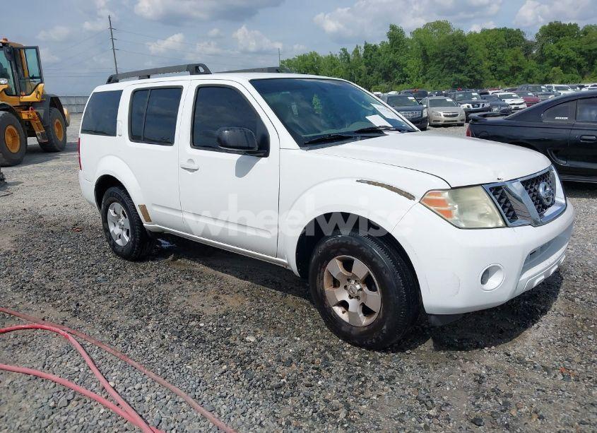 2011 Nissan Pathfinder S (VIN 5N1AR1NN4BC605737) main photo