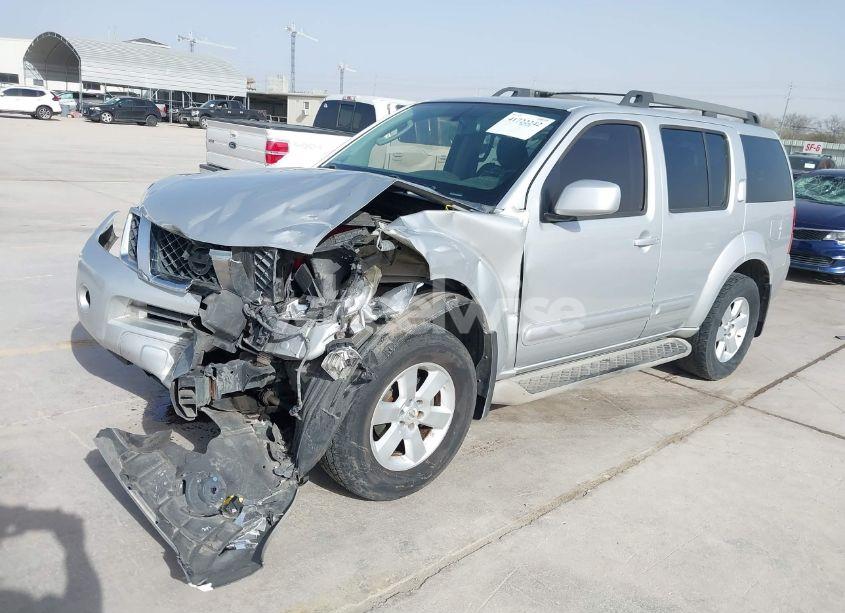 Photo 2 of 2012 Nissan Pathfinder SV (VIN 5N1AR1NN6CC639762)