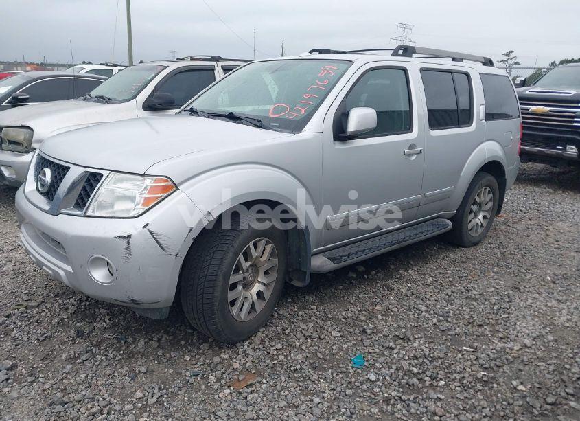 Photo 2 of 2012 Nissan Pathfinder LE (VIN 5N1AR1NN7CC633033)