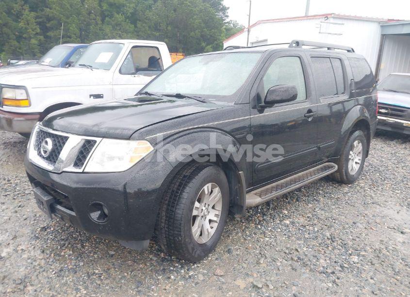 Photo 2 of 2010 Nissan Pathfinder SE (VIN 5N1AR1NN8AC605142)