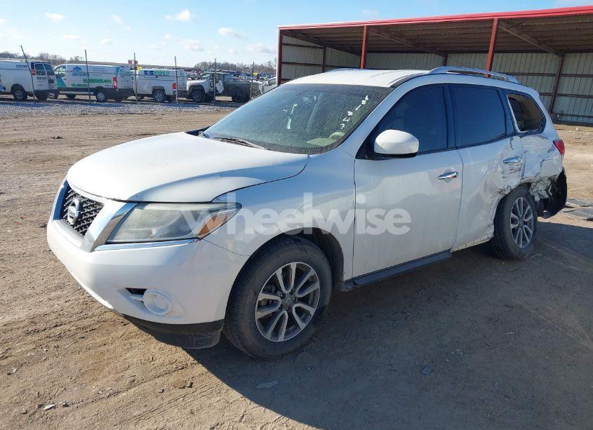 Photo 2 of 2013 Nissan Pathfinder SV (VIN 5N1AR2MM0DC636971)