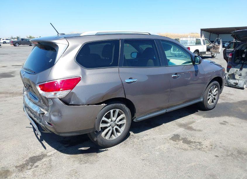 Photo 4 of 2013 Nissan Pathfinder SV (VIN 5N1AR2MM0DC669792)