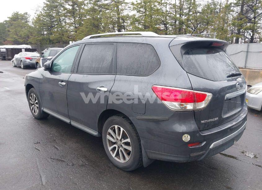 Photo 3 of 2013 Nissan Pathfinder SV (VIN 5N1AR2MM0DC673700)