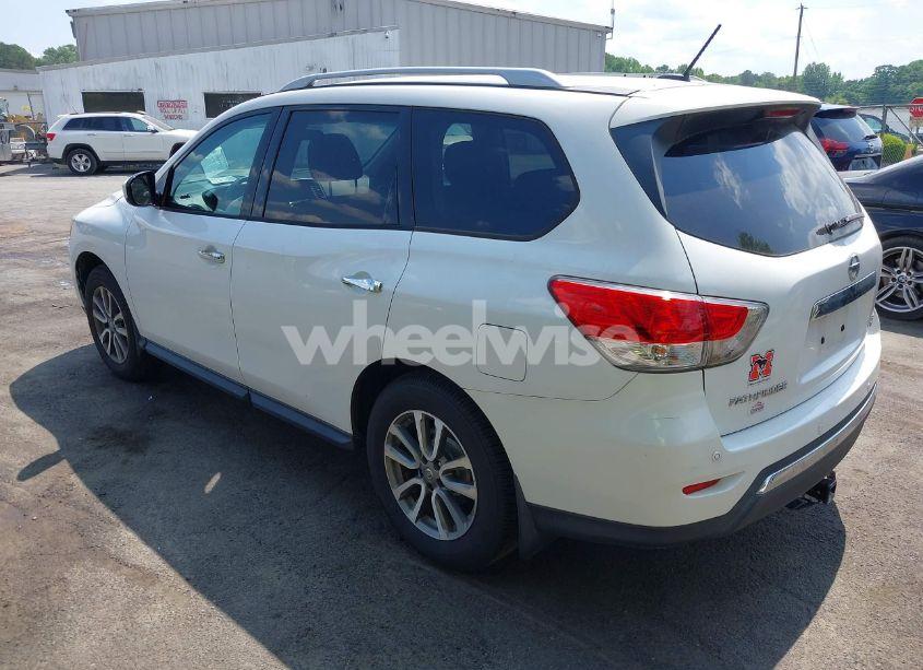 Photo 3 of 2013 Nissan Pathfinder SV (VIN 5N1AR2MM0DC674345)