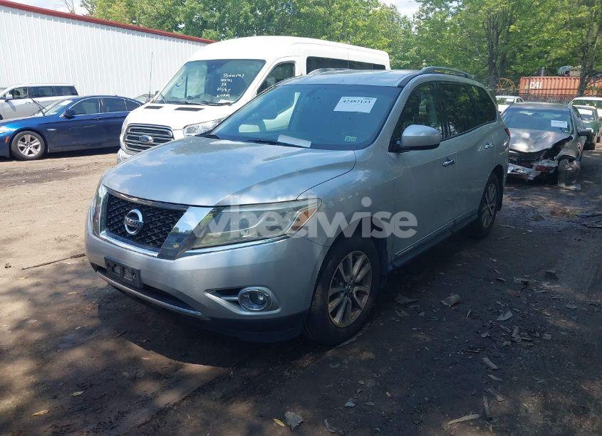 Photo 2 of 2014 Nissan Pathfinder SL (VIN 5N1AR2MM0EC673231)