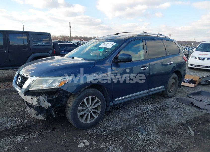 Photo 2 of 2014 Nissan Pathfinder SL (VIN 5N1AR2MM0EC702579)