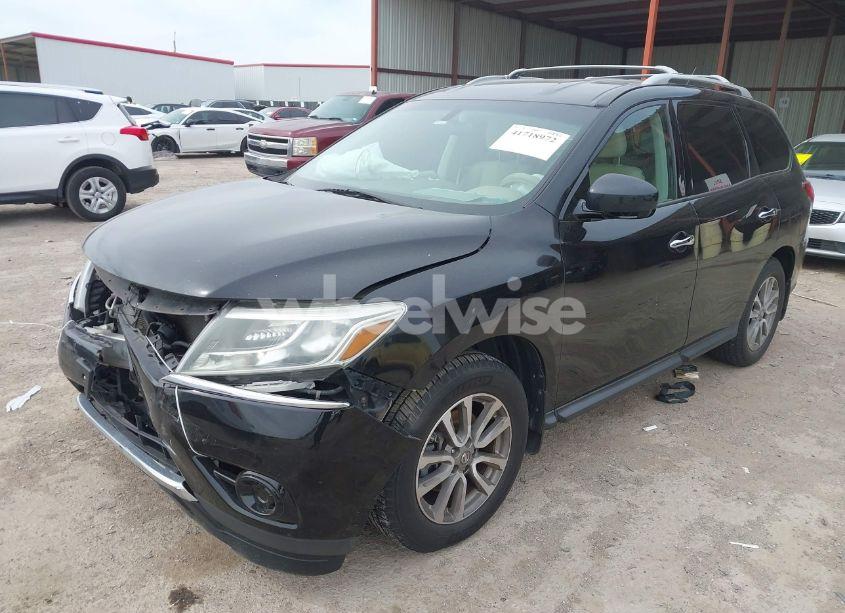 Photo 2 of 2014 Nissan Pathfinder SV (VIN 5N1AR2MM0EC706647)
