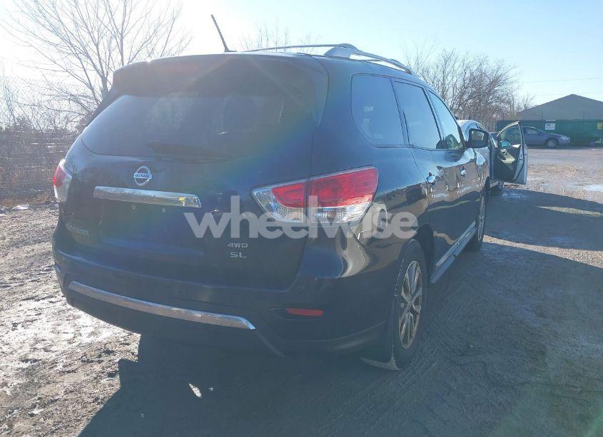 Photo 4 of 2015 Nissan Pathfinder SL (VIN 5N1AR2MM0FC621423)