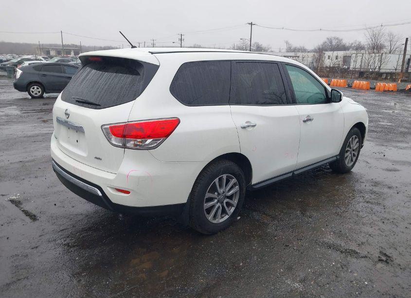 Photo 4 of 2015 Nissan Pathfinder S (VIN 5N1AR2MM0FC621826)