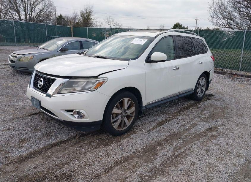 Photo 2 of 2015 Nissan Pathfinder PLATINUM (VIN 5N1AR2MM0FC635533)