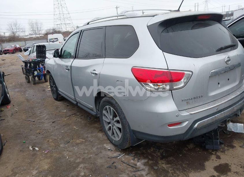 Photo 3 of 2015 Nissan Pathfinder SL (VIN 5N1AR2MM0FC646385)