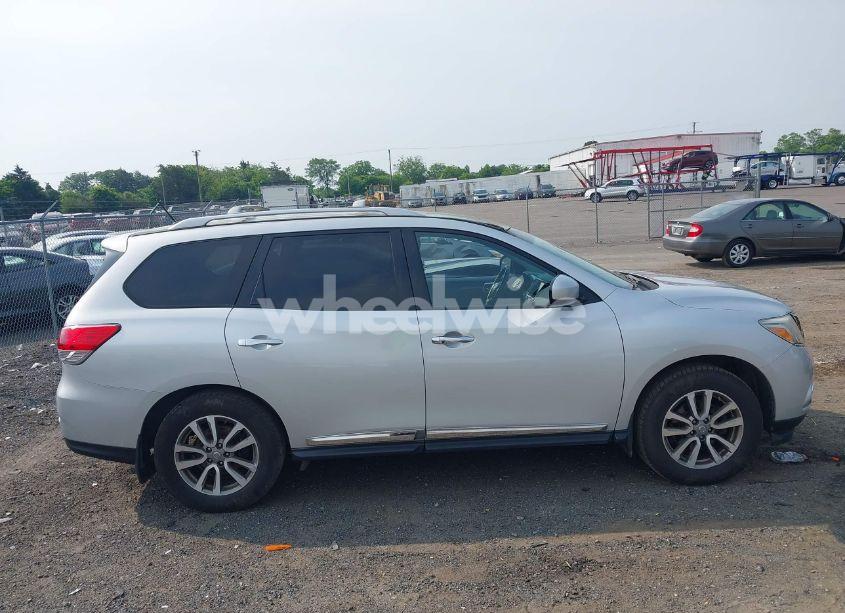 Photo 13 of 2015 Nissan Pathfinder SL (VIN 5N1AR2MM0FC667432)
