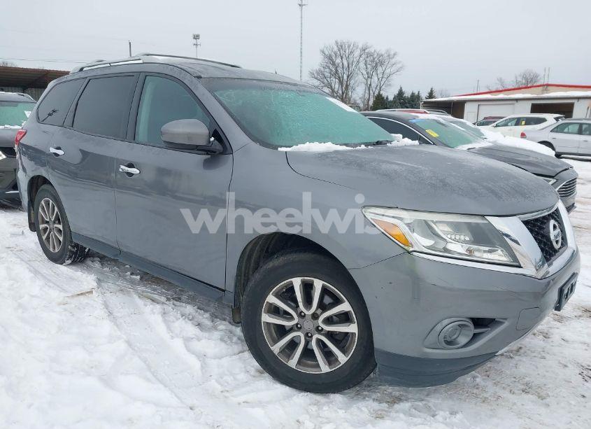 2015 Nissan Pathfinder S (VIN 5N1AR2MM0FC675286) main photo