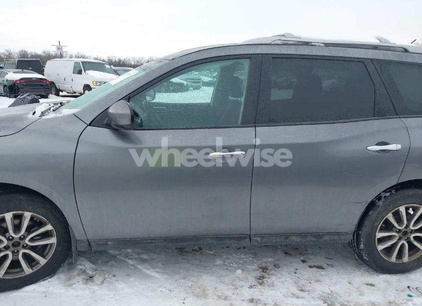 Photo 14 of 2015 Nissan Pathfinder S (VIN 5N1AR2MM0FC675286)