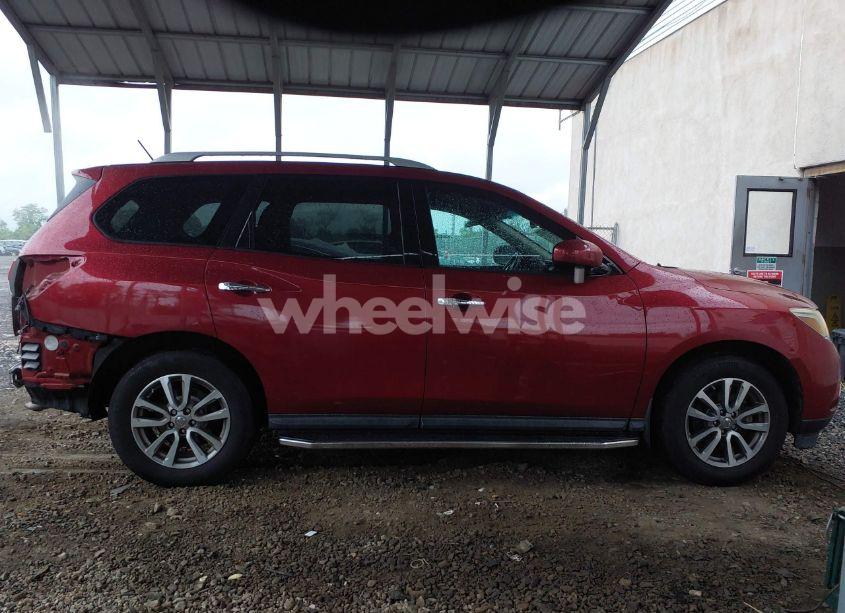 Photo 14 of 2016 Nissan Pathfinder SV (VIN 5N1AR2MM0GC605398)