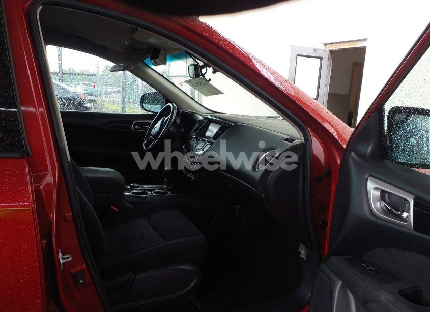 Photo 5 of 2016 Nissan Pathfinder SV (VIN 5N1AR2MM0GC605398)