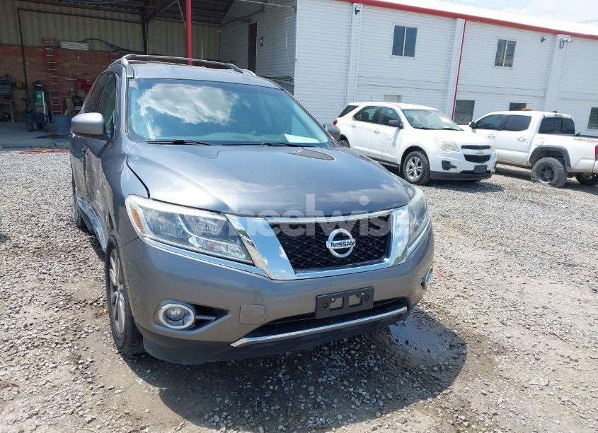 2016 Nissan Pathfinder SL (VIN 5N1AR2MM0GC622895) main photo