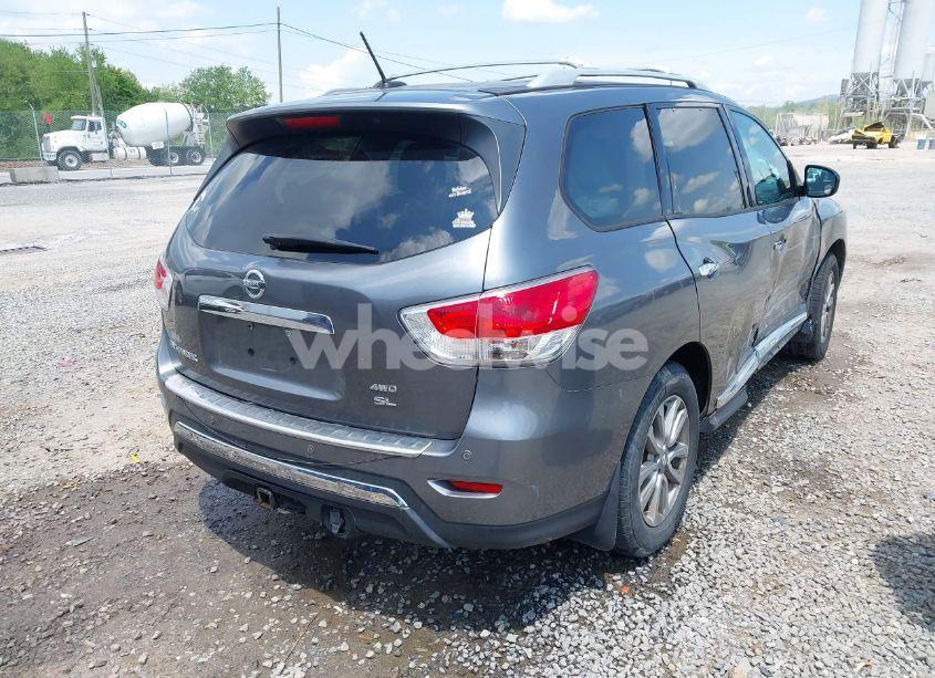 Photo 4 of 2016 Nissan Pathfinder SL (VIN 5N1AR2MM0GC622895)