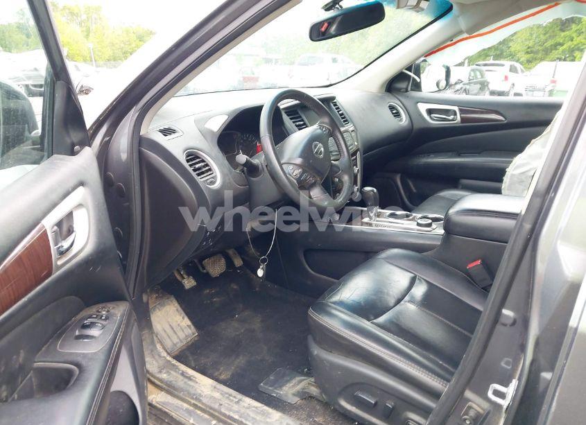 Photo 5 of 2016 Nissan Pathfinder SL (VIN 5N1AR2MM0GC622895)