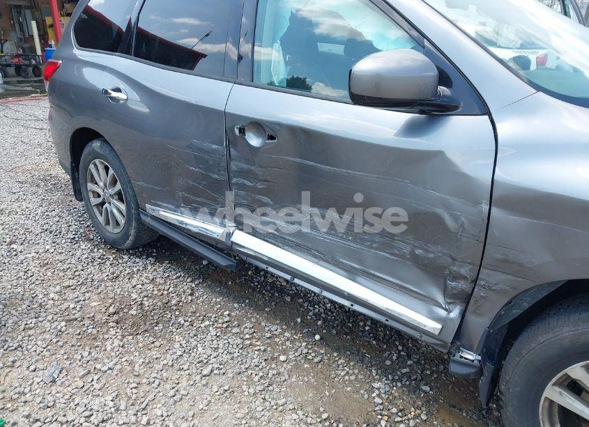 Photo 6 of 2016 Nissan Pathfinder SL (VIN 5N1AR2MM0GC622895)