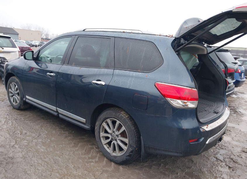 Photo 3 of 2016 Nissan Pathfinder SL (VIN 5N1AR2MM0GC633959)