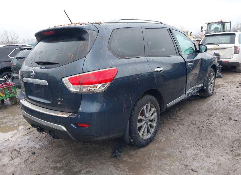 Photo 4 of 2016 Nissan Pathfinder SL (VIN 5N1AR2MM0GC633959)