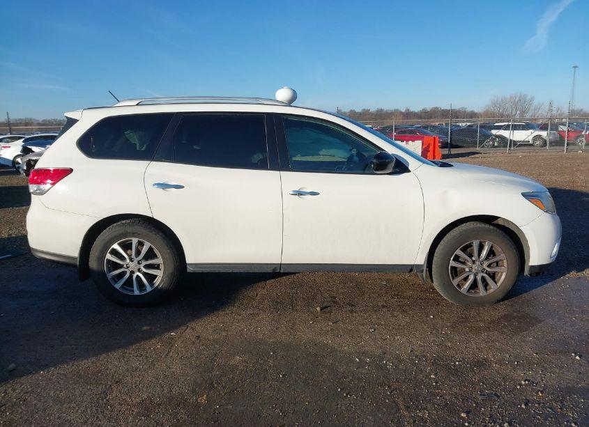 Photo 13 of 2016 Nissan Pathfinder S (VIN 5N1AR2MM0GC636182)