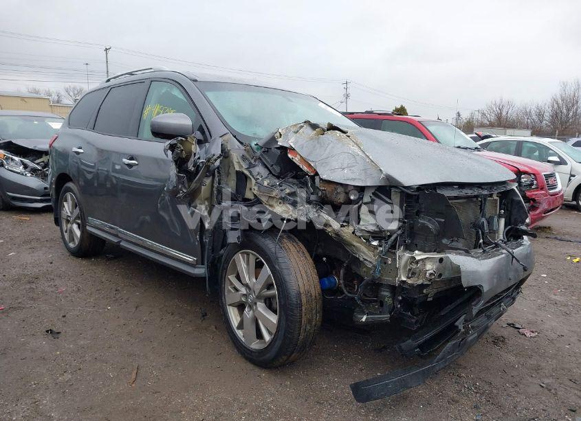 2016 Nissan Pathfinder PLATINUM/S/SL/SV (VIN 5N1AR2MM0GC647618) main photo