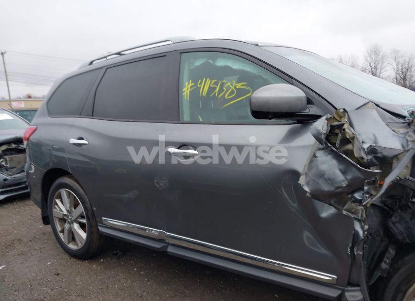 Photo 14 of 2016 Nissan Pathfinder PLATINUM/S/SL/SV (VIN 5N1AR2MM0GC647618)