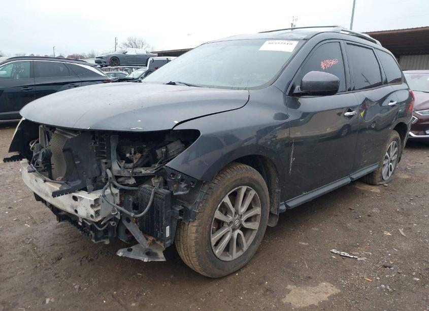 Photo 2 of 2013 Nissan Pathfinder SV (VIN 5N1AR2MM1DC630936)