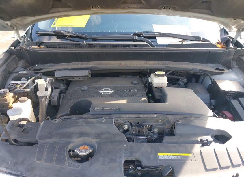 Photo 10 of 2013 Nissan Pathfinder SV (VIN 5N1AR2MM1DC635179)