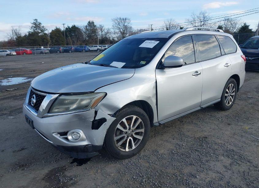 Photo 2 of 2013 Nissan Pathfinder SV (VIN 5N1AR2MM1DC635179)