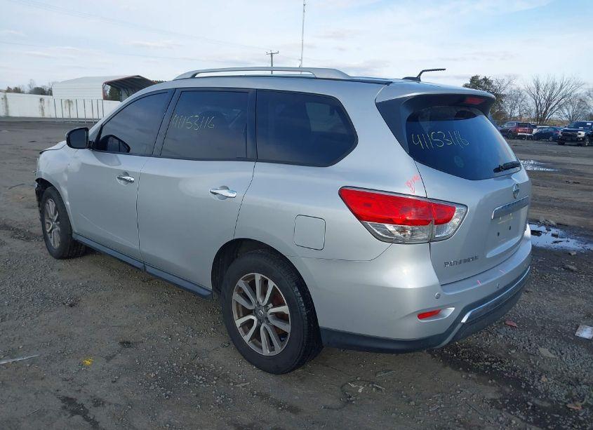 Photo 3 of 2013 Nissan Pathfinder SV (VIN 5N1AR2MM1DC635179)