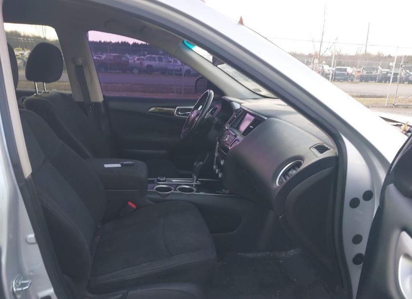 Photo 5 of 2013 Nissan Pathfinder SV (VIN 5N1AR2MM1DC635179)