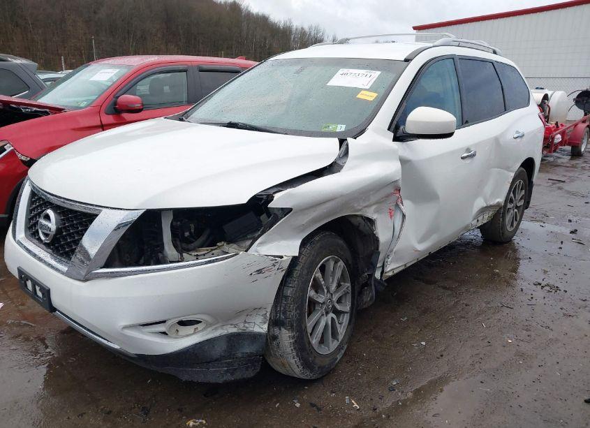 Photo 2 of 2013 Nissan Pathfinder SV (VIN 5N1AR2MM1DC681742)