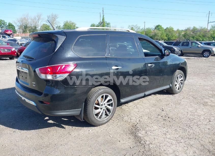 Photo 4 of 2014 Nissan Pathfinder SV (VIN 5N1AR2MM1EC682262)