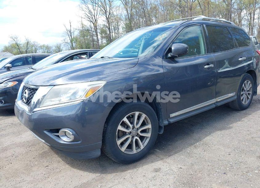 Photo 2 of 2014 Nissan Pathfinder SL (VIN 5N1AR2MM1EC699532)
