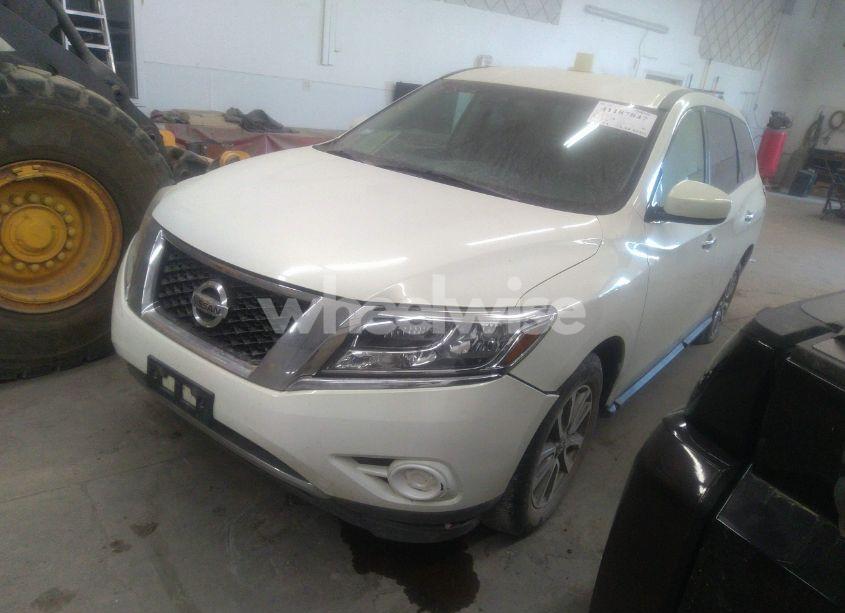 Photo 2 of 2014 Nissan Pathfinder PLATINUM/S/SL/SV (VIN 5N1AR2MM1EC701960)